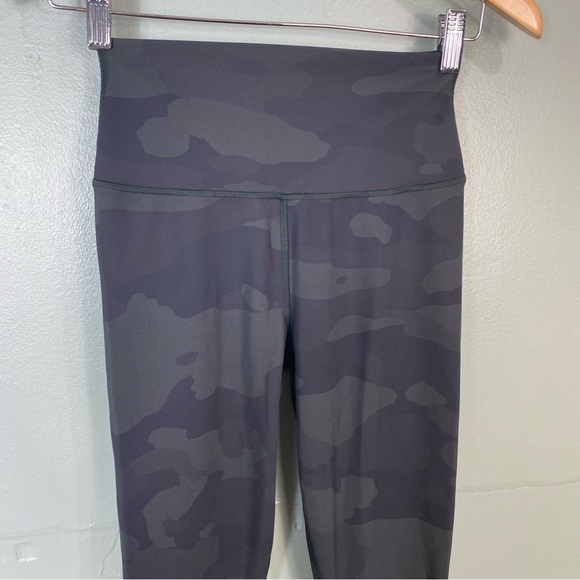 Alo Camo‎ Green Black Leggings Sz XS - Picture 2 of 7